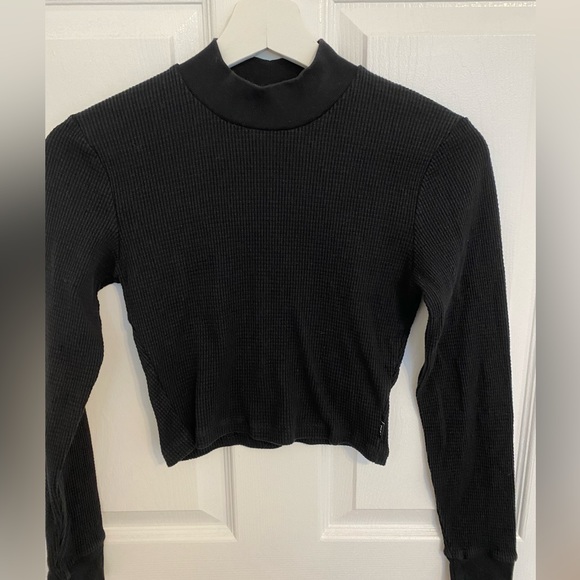 Aritzia mock-neck long sleeve - Picture 1 of 4